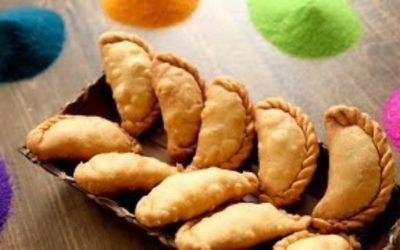 Celebrate Holi with these Mouth-Watering Gujiyas