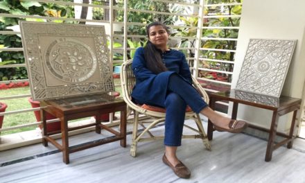 Chitra Shekhar:A Self-taught Teacher of Lippan Kaam