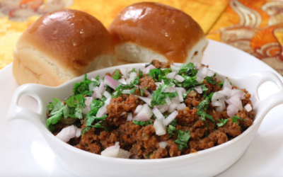 Keema Pav ((Mumbai Street Style)